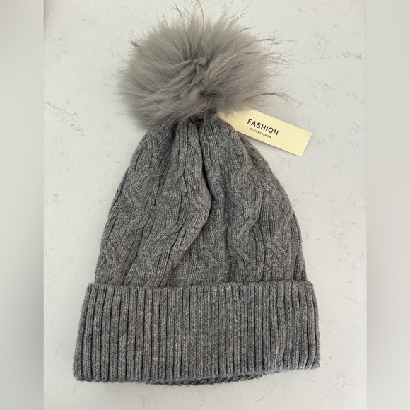 30% Cashmere Rib Knit POM POM Hat - Picture 1 of 2